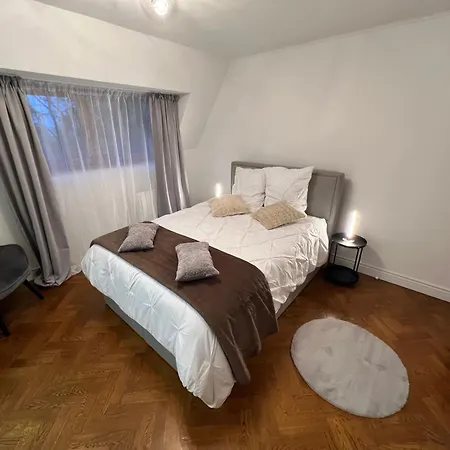 Le Joyau De Balmoral ホームステイ *