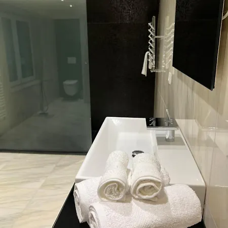 Le Joyau De Balmoral ホームステイ サルト・レ・スパ